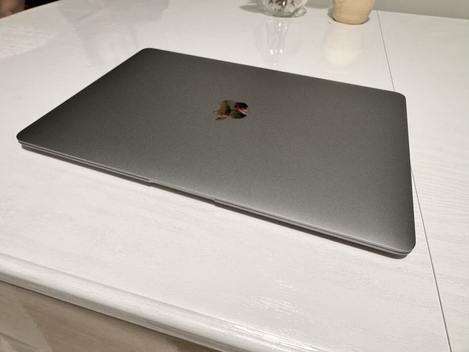 Продам MacBook Air M1 8/256 GB 13’