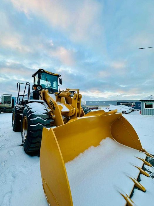 Фронтальный погрузчик SEM 655