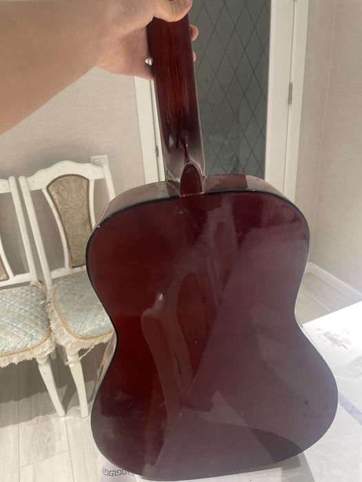 Гитара бу требует ремонта