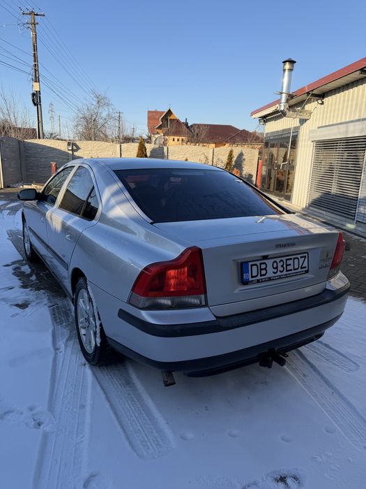Volvo S60 16.09.2002  2.4  Benzina