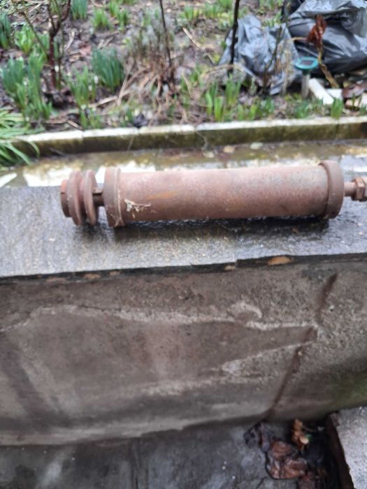 Ос с лагери за машини