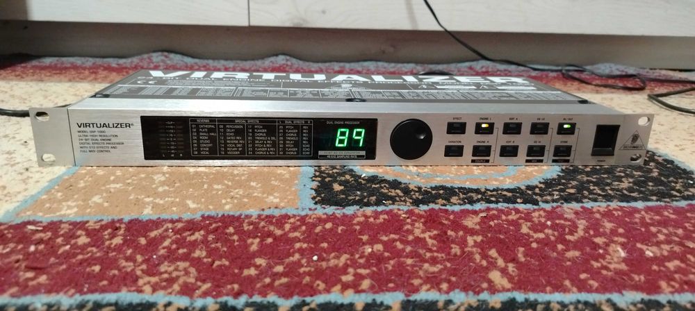 Vând Behringer procesor voce