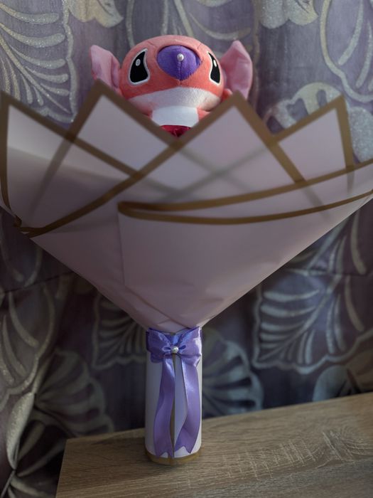 Buchete făcute manual din satin