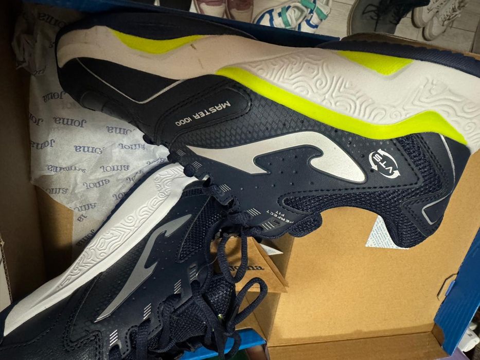Продавам маратонки за тенис на корт Joma!