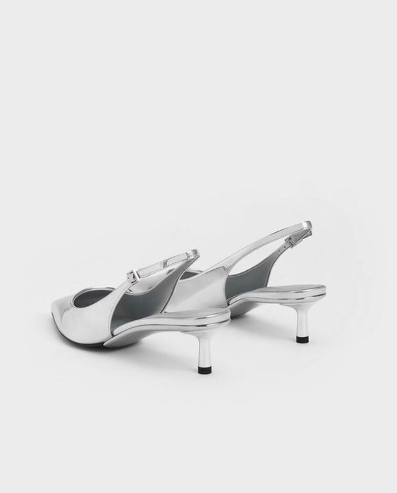 Pantofi stiletto