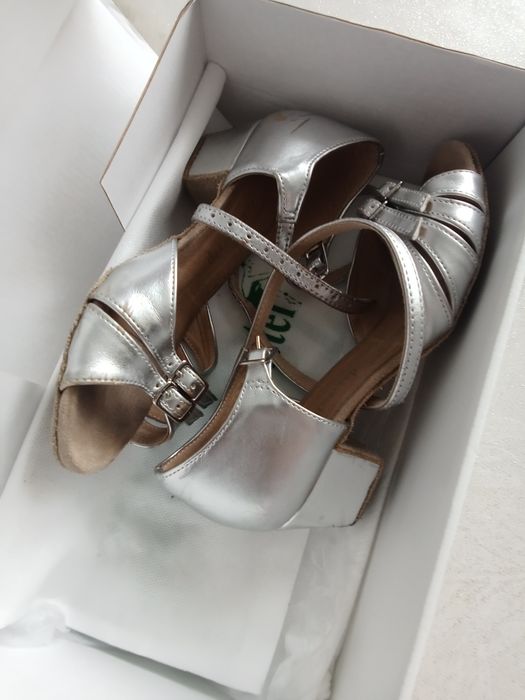 Танцевальные туфли