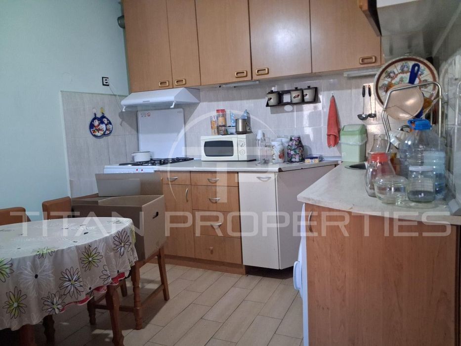 Етаж от къща за продажба в Кв. Горна баня