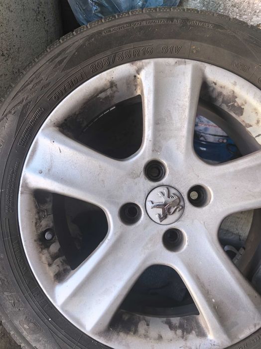 Две летни гуми с джантите