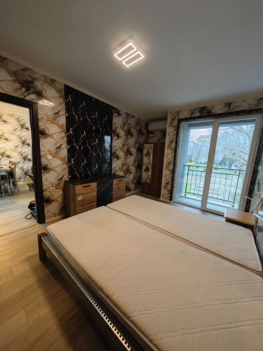 Под Наем ДВУСТАЕН, Сторгозия