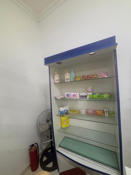 Шкафы витринные для аптеки