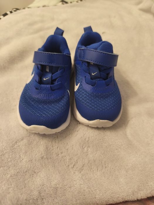 Vând încălțăminte Nike