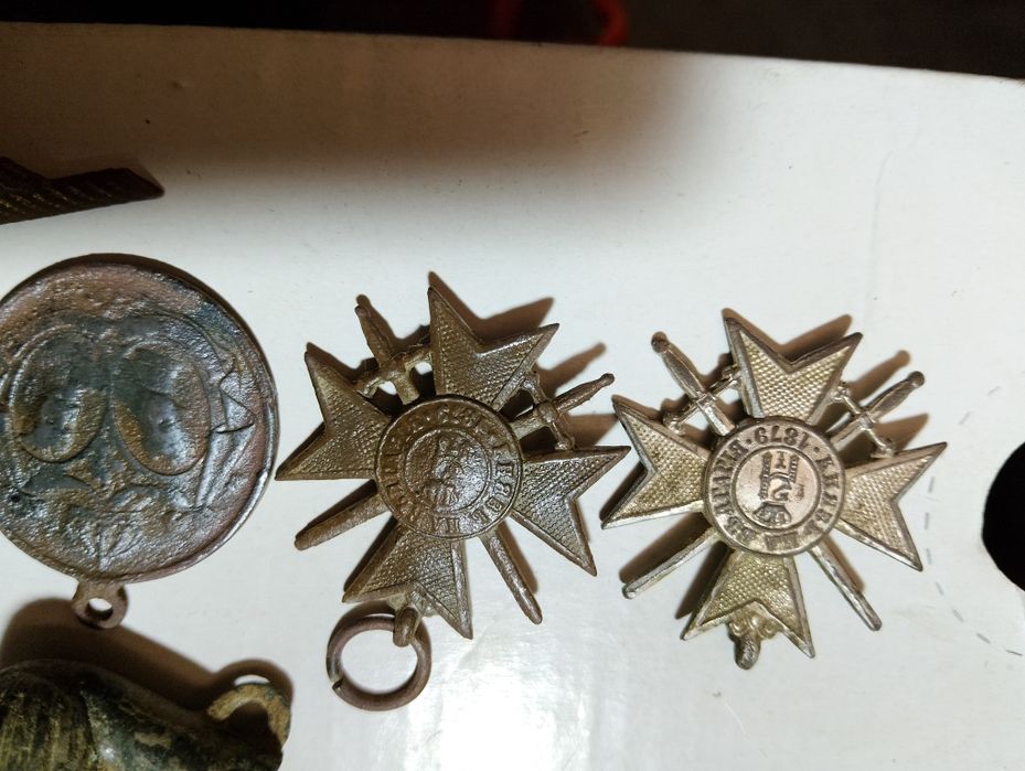 Продавам медал за храброст