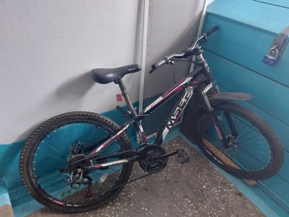 Продам велосипед, на разбор. Но можно отремонтировать.