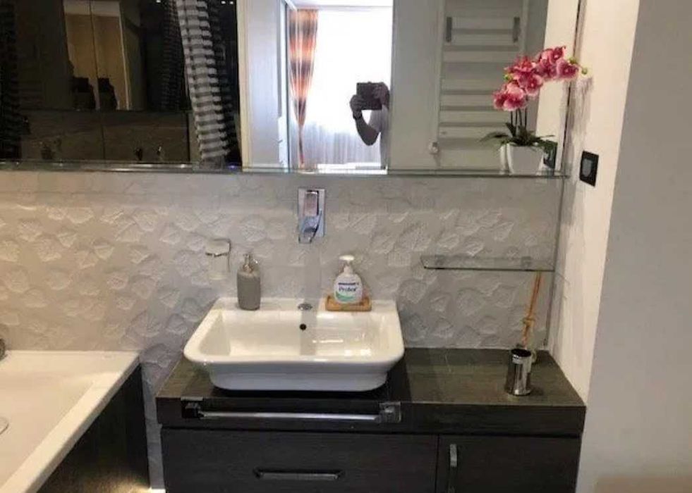 Дава се под наем Едностаен апартамент в Бургас, Център - 30 кв.м за 168.3 € - Снимка #1