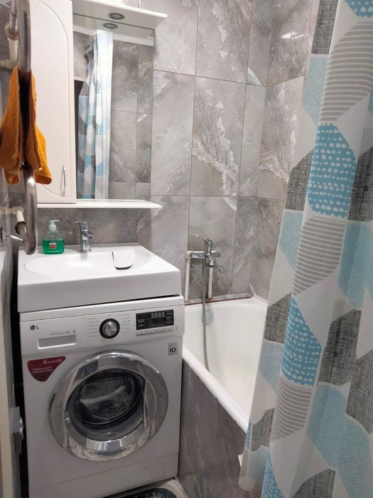 На 5 мкр. УЛ Есет батыра. Дом 162