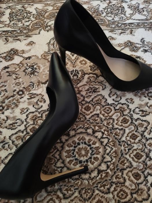 Черные женские туфли