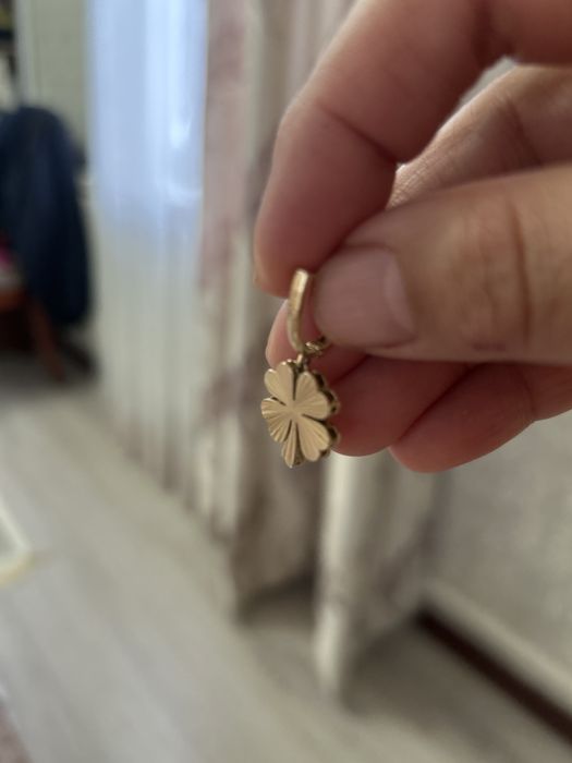 Продам золотой набор Клевер