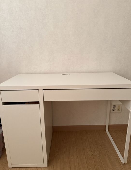 Стол письменный Икеа