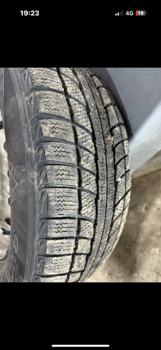 Диски с шинами на тойота R16