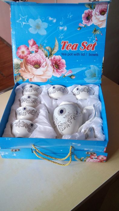 Сервиз чайный, подарочный