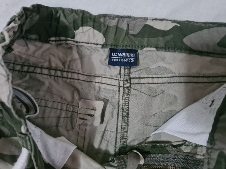Pantaloni scurti baieti 8-10 ani
