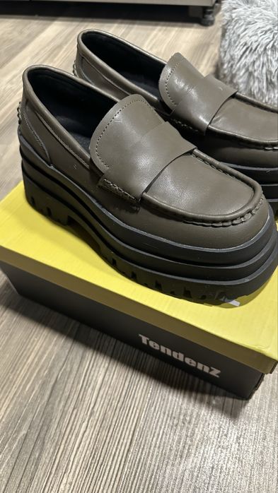 Зелени обувки 37