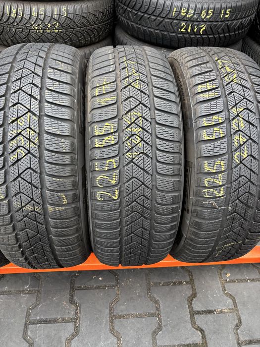 Anvelope Iarna 225/55/17 Pirelli SottoZero 3 RFT 225 55 17 R17