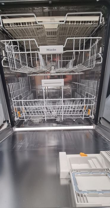Съдомиялна Miele 60см А++ за частично вграждане  G4203SCi