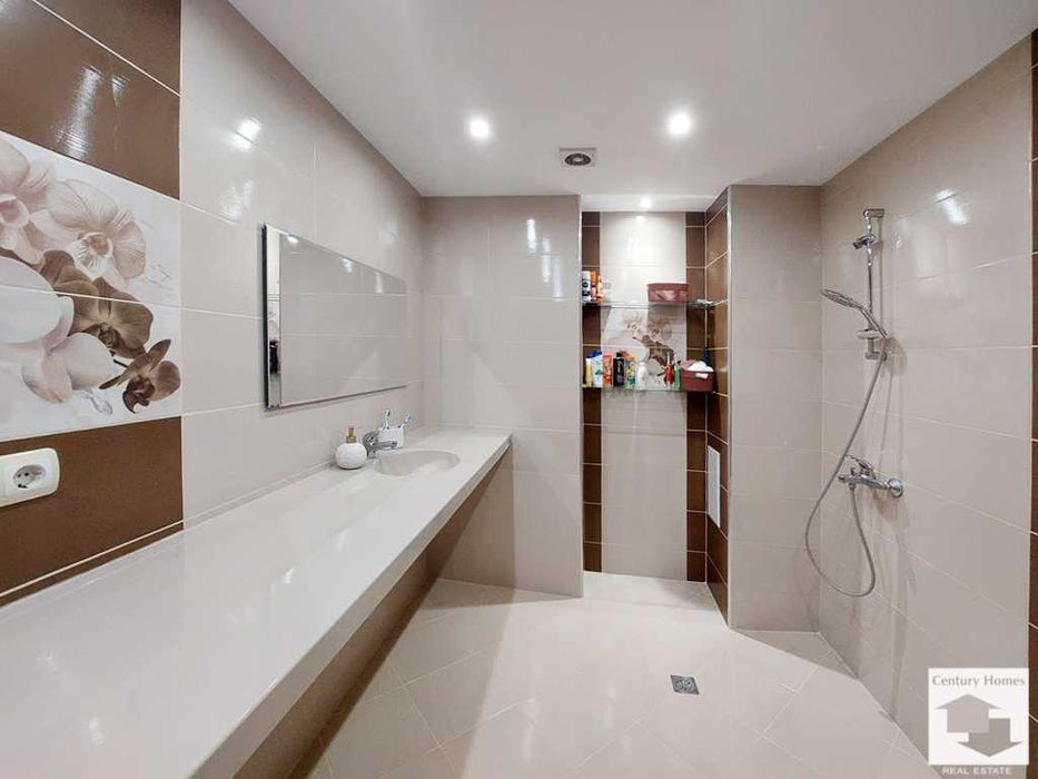 Продава се Четиристаен апартамент в Велико Търново, Център - 136 кв.м за 2028 €/кв.м - Снимка #7