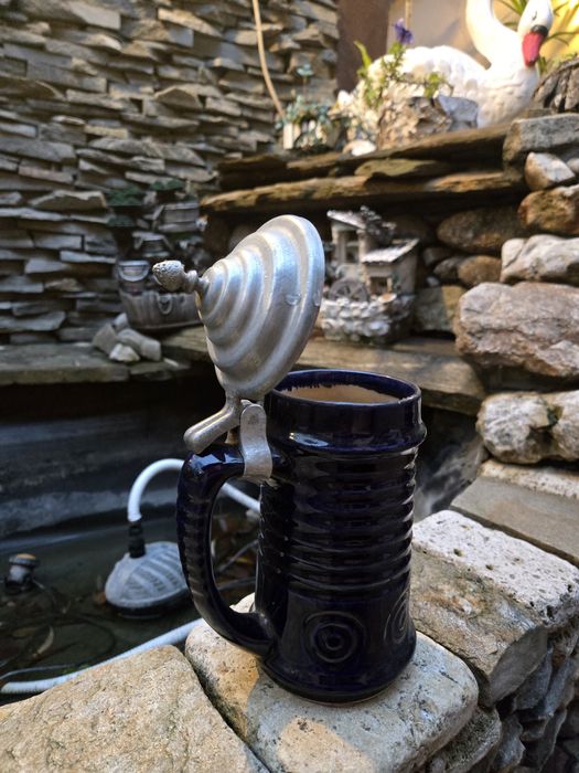 Halbă cu capac metal