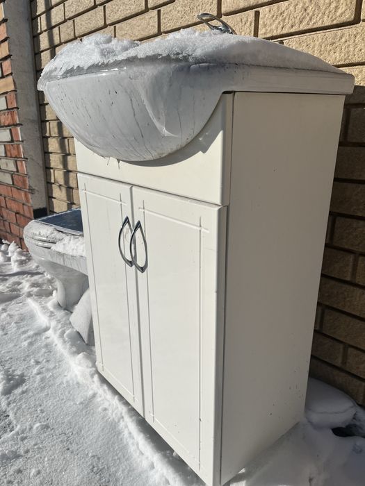 Продам тумбу с раковиной