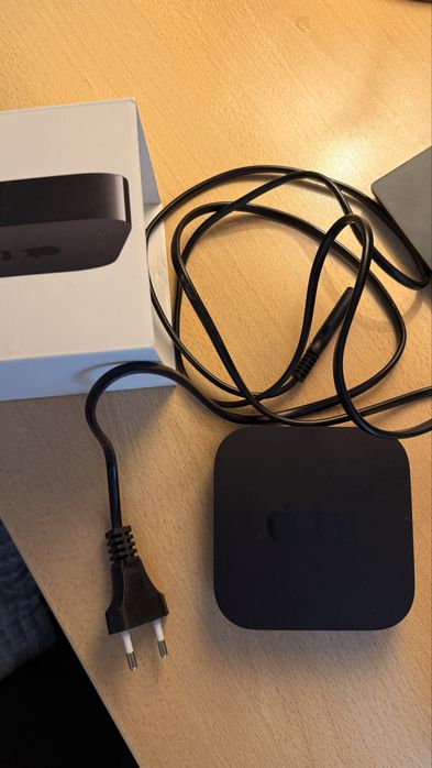 Apple TV (3-то поколение, модел A1469) отлично състояние.