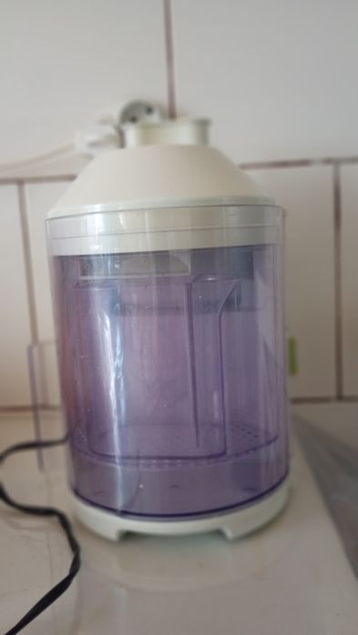 Vând storcător de fructe