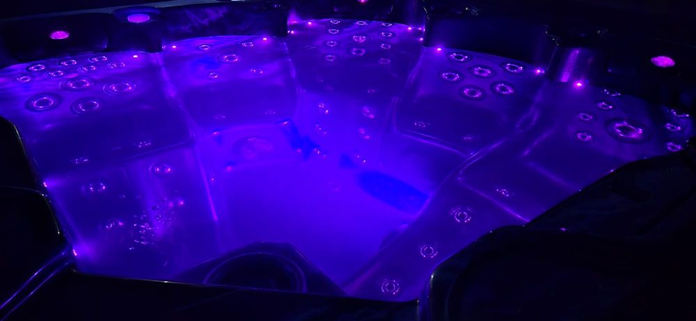Jacuzzi Whirlpool 6 persoane spa cadă cu hidromasaj ciubăr piscină