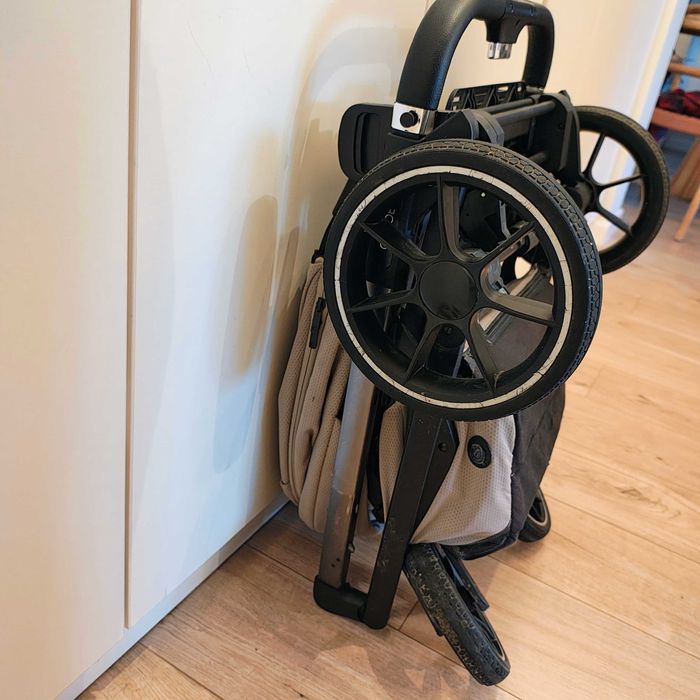 Cărucior Cavoe Moi + și accesorii