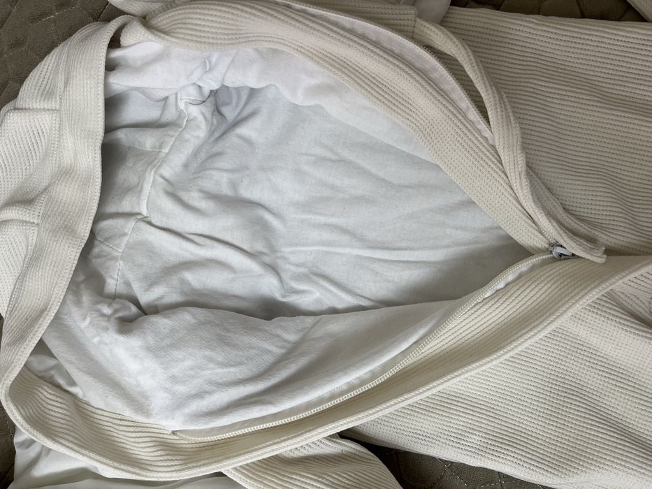 Продам комбинезон весна 0-3(4)