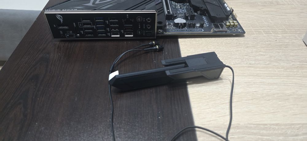 placa de baza asus rog strix z790-f  gaming wifi II