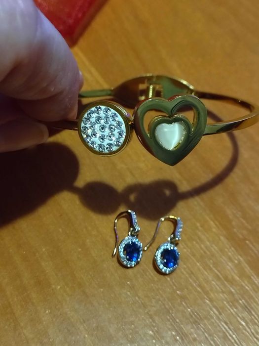 Bijuterii ieftine din oțel inoxidabil