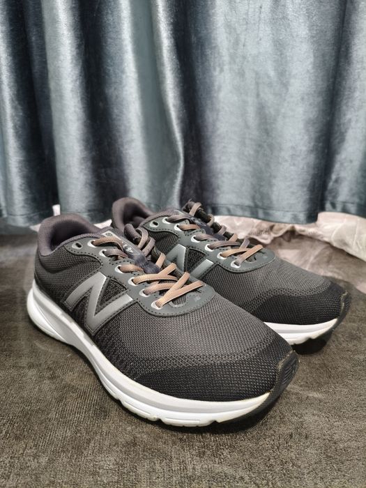 Оригинальные кроссовки New Balance 411