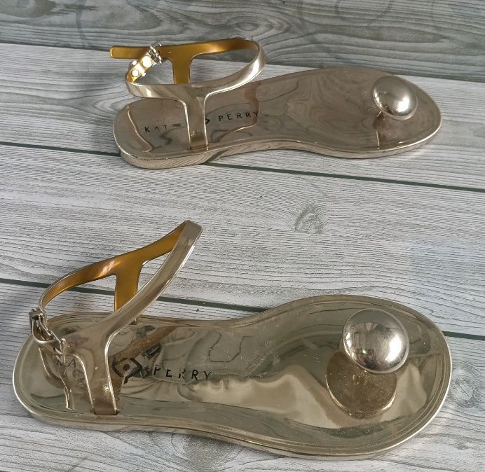 Katy Perry Limited Edition сандали N 35