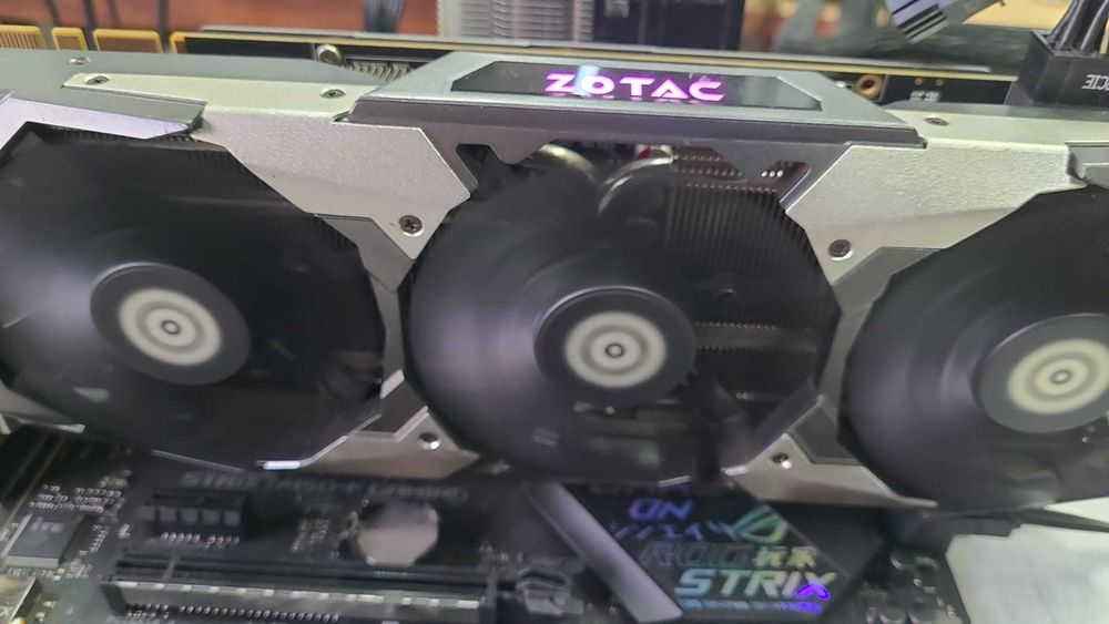 placa video Gaming  GeForce GTX 1070 de 8GB GDDR5 / 256 biti – ca noua