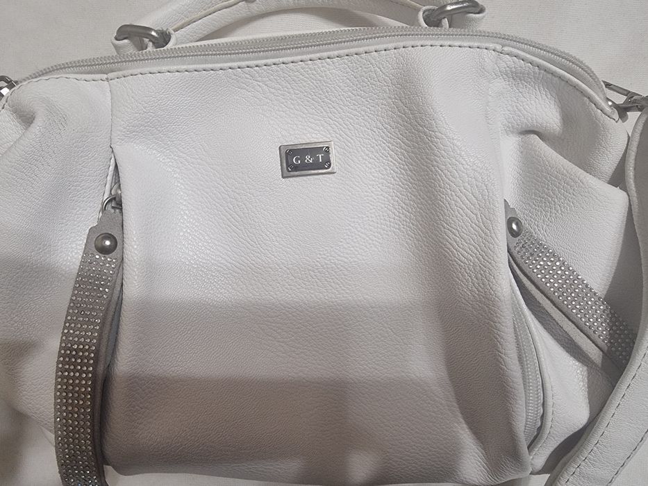 Красивая,белая сумка