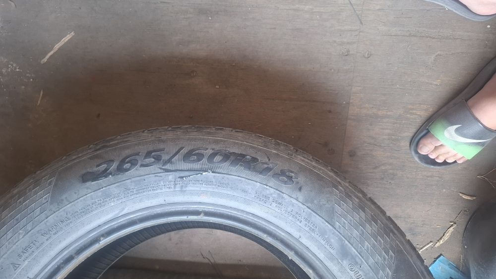 Продам шины на крузак  265/60R18