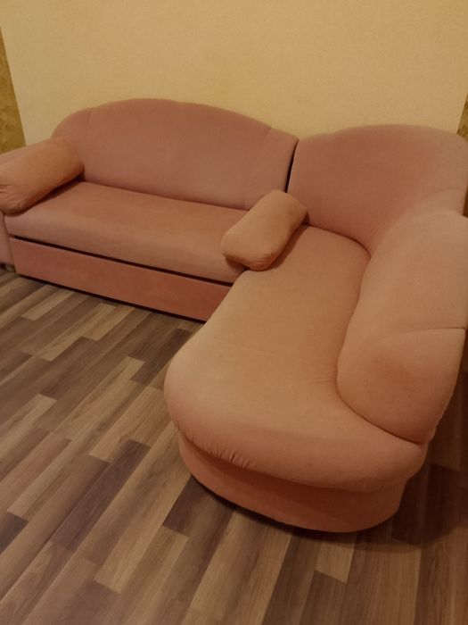 Vând canapea 700 lei
