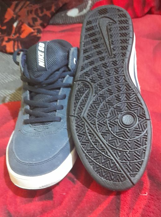 Vând urgent adidași Nike nr,38
