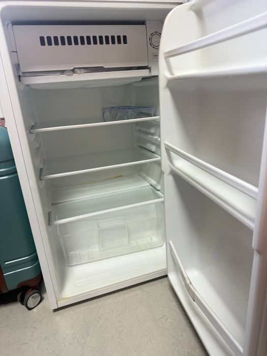 Мини холодильник Midea