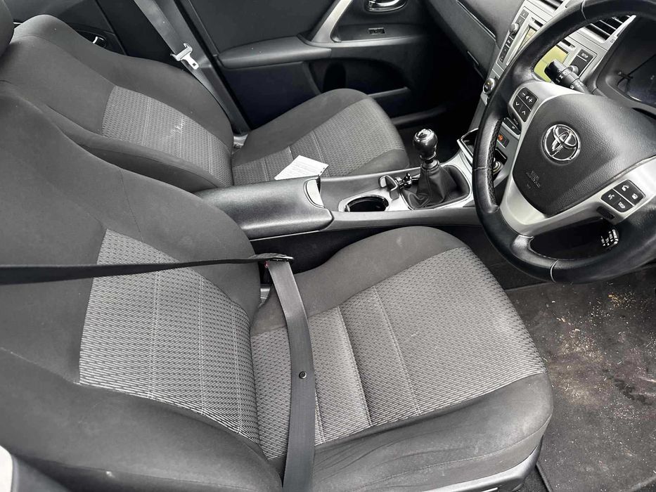 Toyota Avensis 2013г FACELIFT 2.0 D-4D 124 к.с. – НА ЧАСТИ