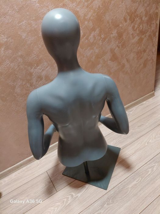 Дамски манекен.  .