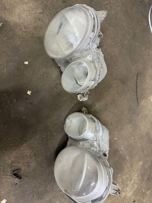 Продам фара на мерседес 210 дорест