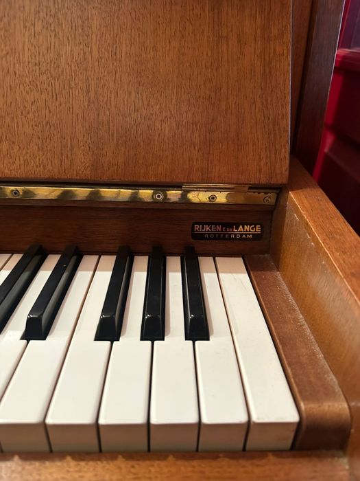 Pianina August Forster (Cehoslovacia)